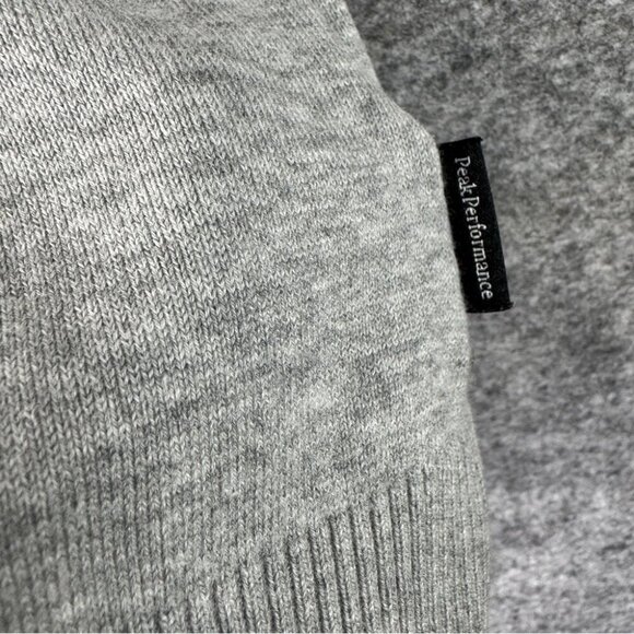 Peak Performance Grey V-neck Casual Style Cotton Women Sweater Size Medium - Picture 7 of 13